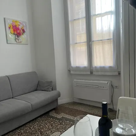 Living With Balcony Como