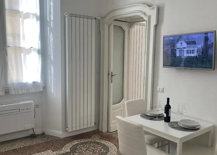 Living With Balcony Apartament