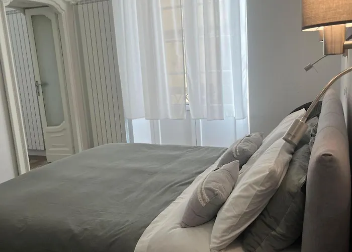 Living With Balcony Apartment Como