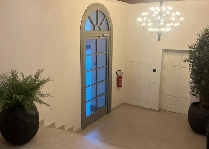 Living With Balcony Como